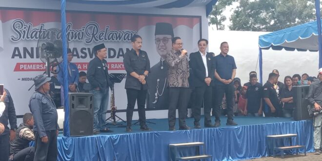 Anies Baswedan hadiri silaturahmi relawan sekber di Kota Medan Sumatera Utara, Sabtu (5/11/2022). (Foto: Andrial Syahputra).